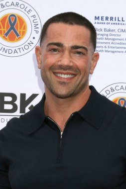 Jesse Metcalfe, 13 Ağustos 2025 'te 11301 W. Olimpik Bulvarı' ndaki 100 Kadın Meselesi Galasında, CA