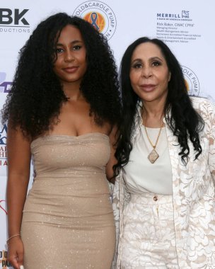 Milan Tyson, Dr. Rita Ali 13 Ağustos 2025 'te 11301 W. Olimpiyat Bulvarı' ndaki 100 Kadın Meselesi Galasında, CA