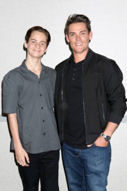Judah Mackey, Mark Grossman The Young and The Restless Fan Etkinliği Burbank Marriott 'ta 16 Ağustos 2025' te, Burbank, CA