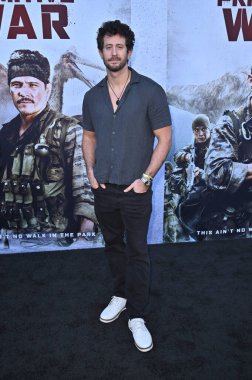 Brandon Davis, 18 Ağustos 2025 'te Hollywood Amerikan Lejyonunda Primative War Premiere' de Los Angeles, CA