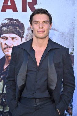 Carlos Sanson Jr. Primative War Prömiyer 'de 18 Ağustos 2025' te Hollywood American Legion, Los Angeles, CA