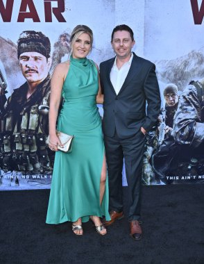 Carly Sparke, Luke Sparke 18 Ağustos 2025 'te Hollywood Amerikan Lejyonu' nda Primative War Premiere 'de.