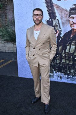 Jeremy Piven, 18 Ağustos 2025 'te Hollywood Amerikan Lejyonunda Primative War Premiere' de Los Angeles, CA