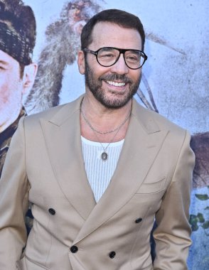 Jeremy Piven, 18 Ağustos 2025 'te Hollywood Amerikan Lejyonunda Primative War Premiere' de Los Angeles, CA