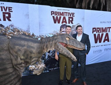 Ryan Kwanten, Luke Sparke 18 Ağustos 2025 'te Hollywood Amerikan Lejyonu' nda Primative War Premiere 'de.