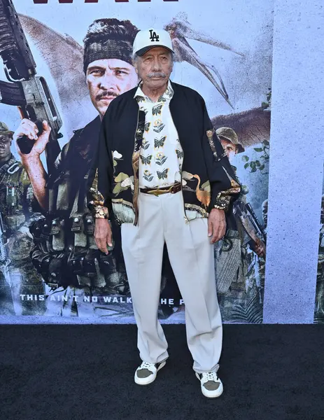 Edward James Olmos, 18 Ağustos 2025 'te Hollywood Amerikan Lejyonunda Primative War Premiere' de Los Angeles, CA