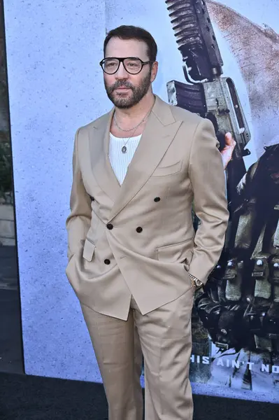 Jeremy Piven, 18 Ağustos 2025 'te Hollywood Amerikan Lejyonunda Primative War Premiere' de Los Angeles, CA
