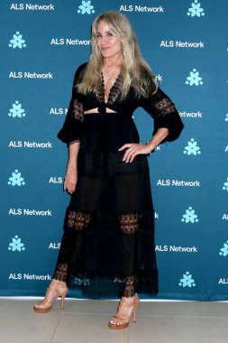 Tamara Clatterbuck, Kate Linder ve ALS Network Sunar ALS Araştırma ve Bakım için Bir Öğleden Sonra, Molly Wolveck onuruna 17 Ağustos 2025 'te Batı Hollywood, CA' da 9176 Galerisi 'nde.