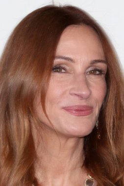 LOS ANGELES - 4 Ekim 2025 tarihinde Los Angeles, CA 'da Akademi Sinema Müzesi' ndeki Hunt LA Özel Gösterimi 'nde Julia Roberts