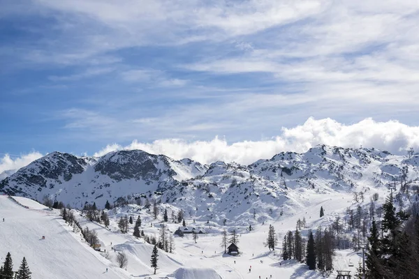 Groep Onherkenbare Skiërs Snowboarders Piste Van Het Skigebied Stockfoto