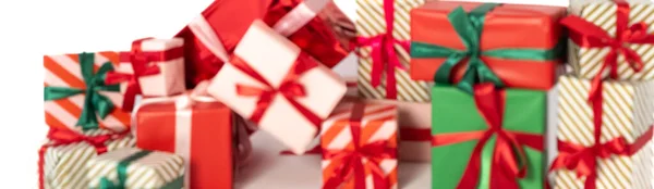 Puha Fókusz Karácsonyi Háttér Gyönyörűen Csomagolt Ajándékok Elszigetelt Fehér Háttér Jogdíjmentes Stock Képek
