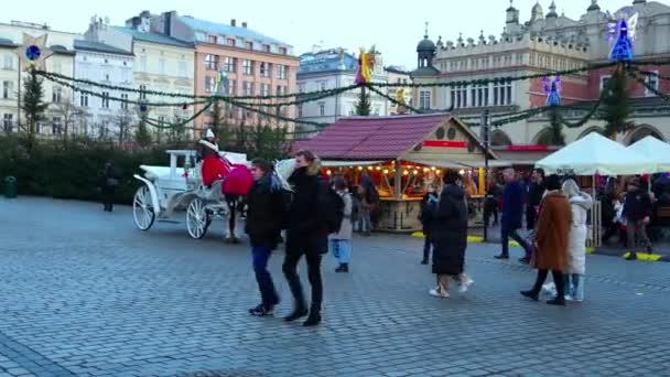Kraków Polska 2022 Targ Bożonarodzeniowy Zimowy Dzień Krakowskim Rynku Polskie — Wideo stockowe