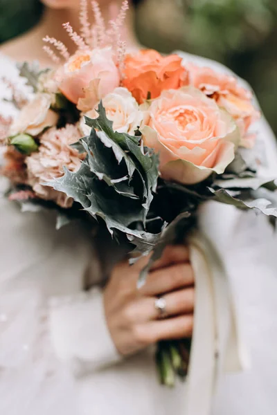 Plan Recadré Mariée Avec Bouquet Mariage — Photo