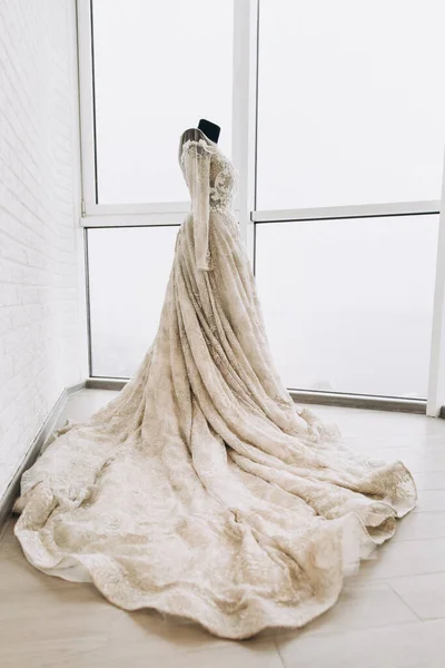 Mannequin Wedding Dress — Stock Photo, Image