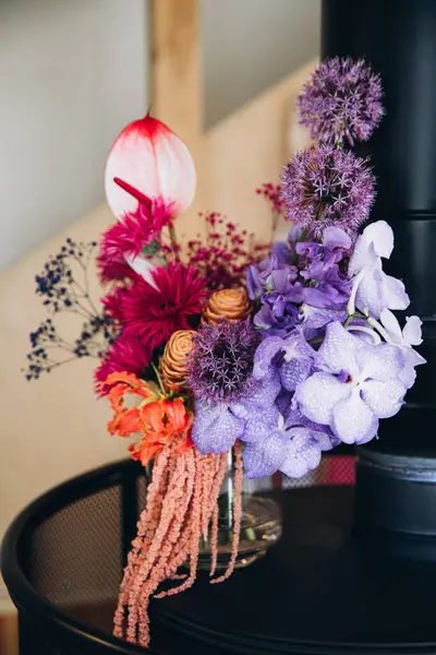Esküvői Csokor Színes Virágokkal Stock Kép