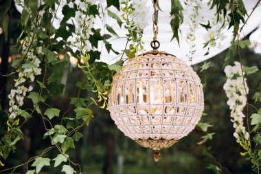 Çiçekli düğün süslemeleri, yakın çekim.