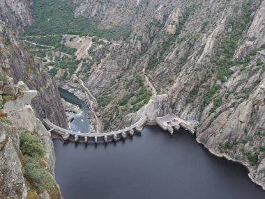 Etkileyici mimari işler hidroelektrik baraj rezervuarı Rio Su Enerji Dükkanı