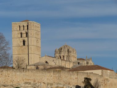 Güzel İspanyol şehri Zamora antik turist seyahat tarihi romantiktir.