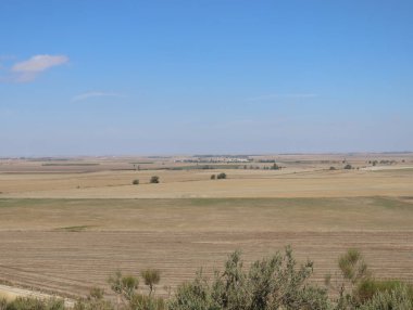 güzel manzara plato düz ufuk görkemli tarla tarımı
