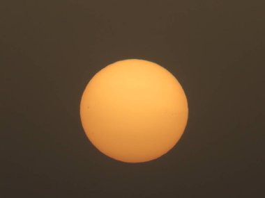 Güneş ışığı gün doğumu sisi