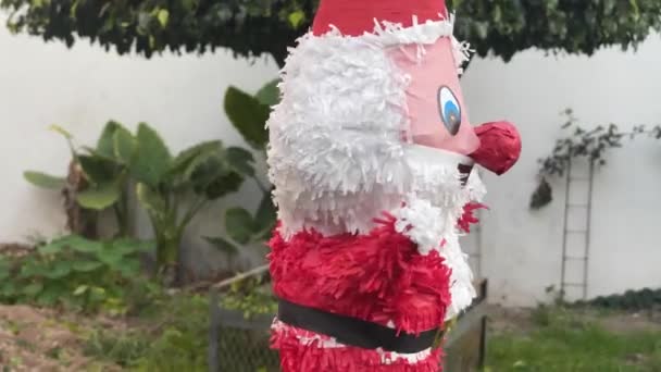 Spining Video Authentic Mexican Piata Shape Santa Claus — стоковое видео