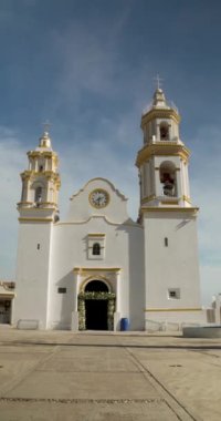 Tlatlauquitepec 'teki Santa Maria Kilisesi cephesi