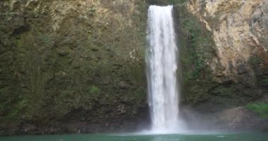 Meksika şelalesi ağır çekimde 