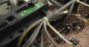 80 'lerden kalma video oynatıcıları içerisini gösteriyor.