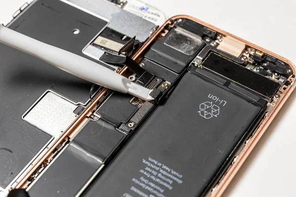 Înlocuirea Bateriei Smartphone Repararea Înlocuirea Panoului Lcd — Fotografie, imagine de stoc