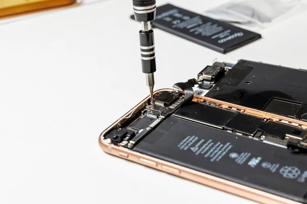 Înlocuirea Bateriei Smartphone Repararea Înlocuirea Panoului Lcd — Fotografie, imagine de stoc