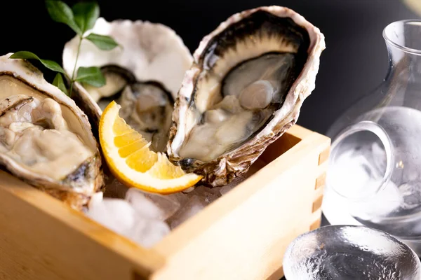 How Eat Oysters Japanese Style — Foto de Stock