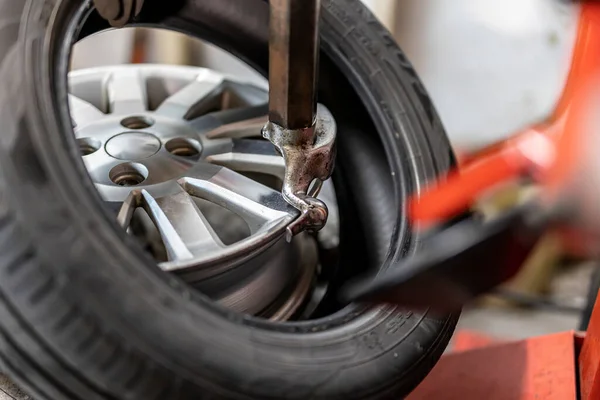 Donde Las Pastillas Freno Los Neumáticos Cambian Taller Reparación Automóviles —  Fotos de Stock