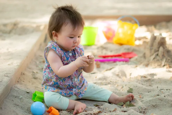 Adorável Bebê Meses Brincando Livre Retrato Estilo Vida Etnia Mista — Fotografia de Stock