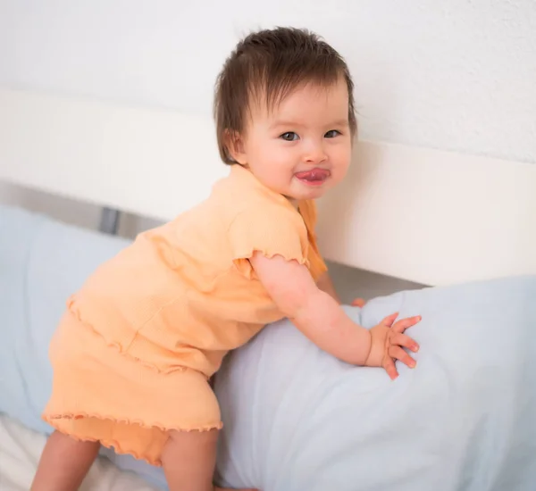 Estilo Vida Casa Retrato Feliz Adorável Meses Idade Bebê Menina — Fotografia de Stock