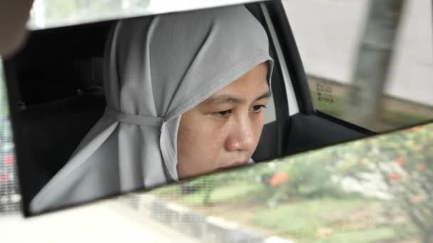 Female Asian Muslim Driver Sleeping While Driving Car Dangerous Traffic — Stock Video