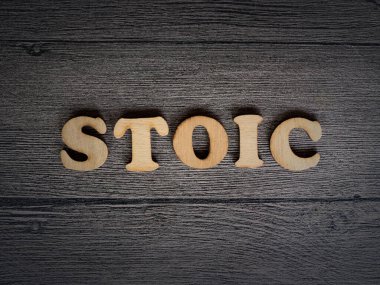 Stokçu kelime, metanetli yaşam tarzı konsepti, tahta harflerle yazılmış.