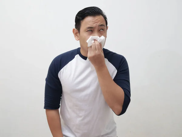 Jeune Adulte Asie Homme Éternuement Couvrant Son Nez Avec Papier — Photo