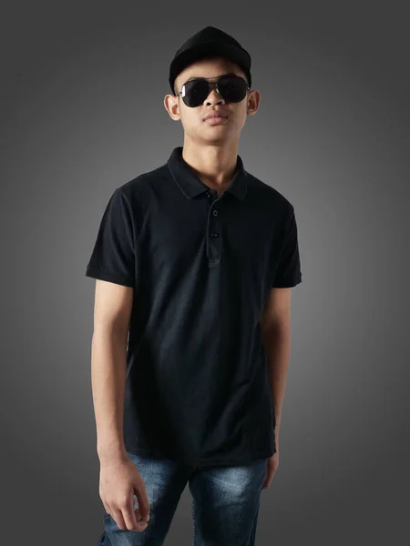 Prázdná Košile Límečkem Modeluje Šablonu Pohled Zepředu Asijský Dospívající Muž — Stock fotografie