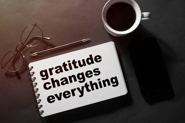 Dankbaarheid Verandert Alles Tekstwoorden Typografie Geschreven Papier Leven Business Motivationeel — Stockfoto
