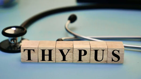 Thypus Texto Tipografia Palavras Escritas Letra Madeira Saúde Conceito Médico — Fotografia de Stock