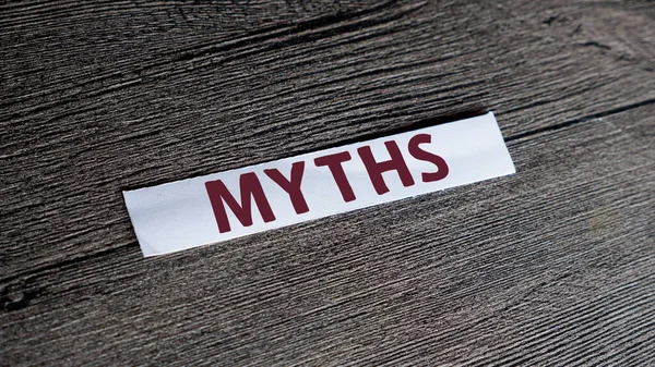 Mythen Tekstwoorden Typografie Geschreven Papier Het Leven Het Bedrijfsleven Motiverend — Stockfoto