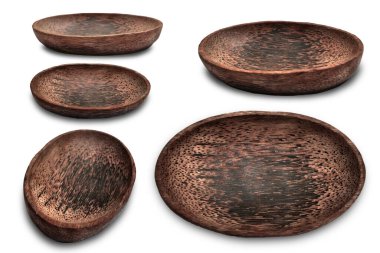 Hindistancevizi ağacından yapılmış ahşap desenli tepsi koleksiyonu, beyaz üzerine izole edilmiş.