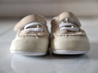 Küçük şirin bebek ayakkabıları.