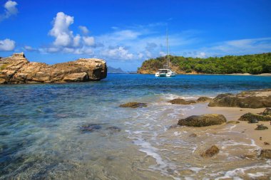 Carriacou Adası, Grenada 'daki Anse La Roche Plajı. Carriacou, Grenadine 'deki en büyük adadır..