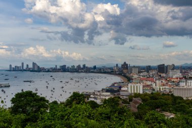 Pattaya 'nın Prantnomak Dağı' ndaki gözlem güvertesinden genel görünümü