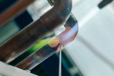 Bakır boru bir metan gaz boru hattı veya bir Klima ya da su sistem kaynak. 