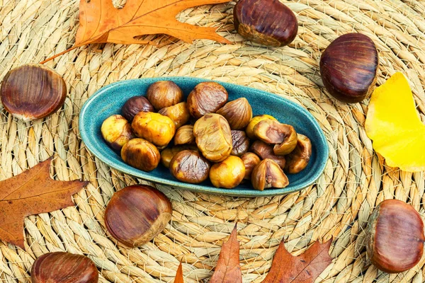 Roasted Peeled Chestnuts Delicious Treat Roasted Chestnuts — Stock Photo, Image