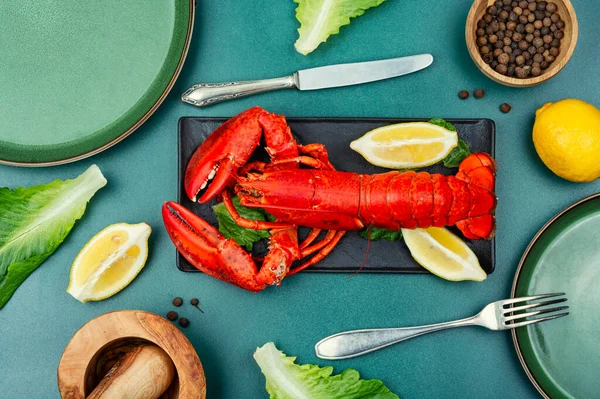 Boiled Lobster Greens Lemon Plate Seafood — Stockfoto