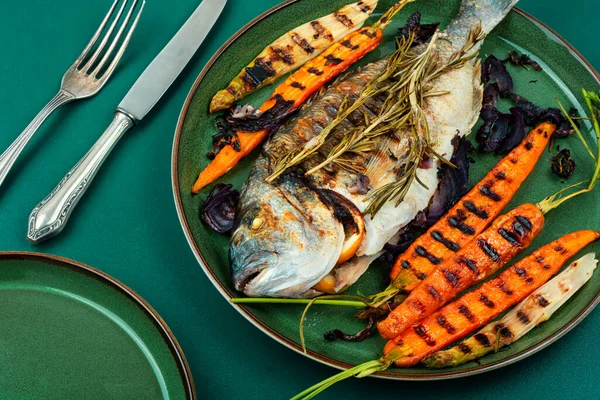 Delicious Fish Dorada Bbq Roasted Vegetables Bbq Sea Bream — Stock Photo, Image
