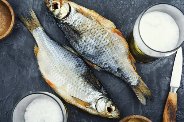 Getrockneter Gesalzener Fisch Auf Dem Tisch Gesalzener Fisch Für Bier — Stockfoto